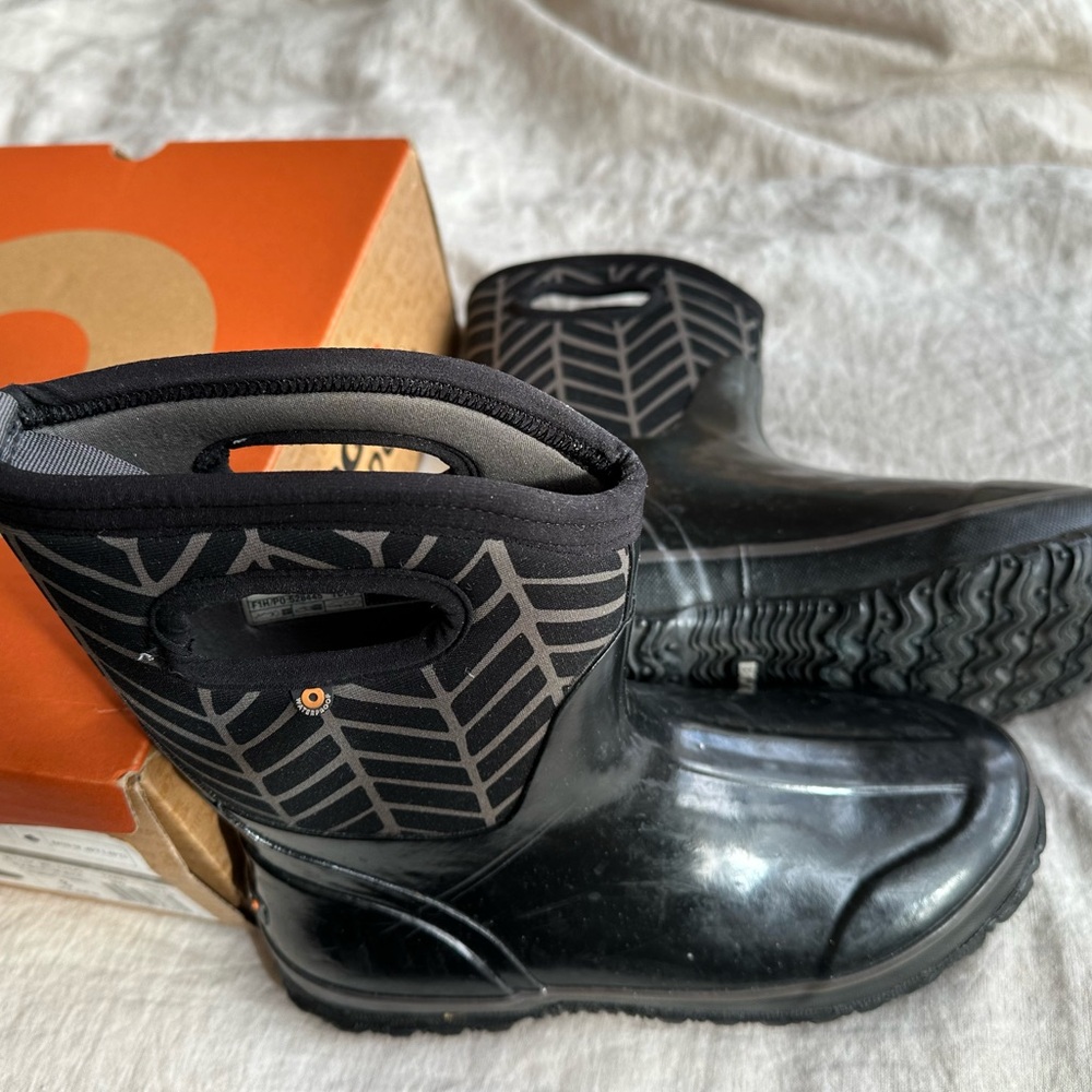 Bogs waterproof boots size 8